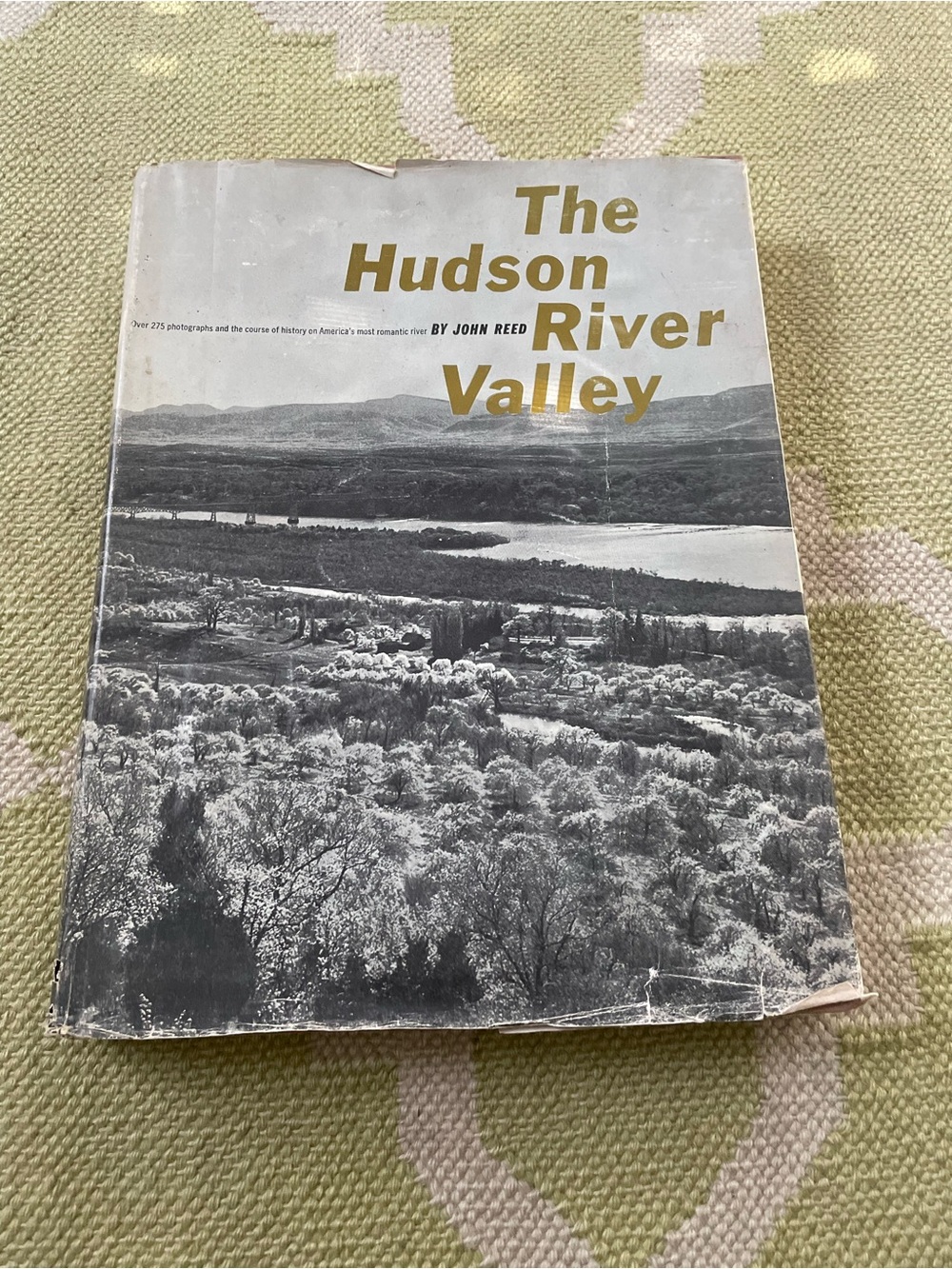The Hudson River Valley Wall Book